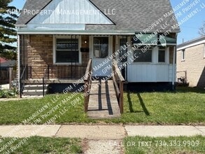 Building Photo - 1302 Empire Ave