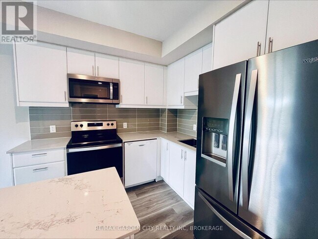 Photo du bâtiment - 50-350 Herrick Ave