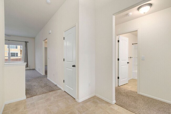 Building Photo - RainDance Resort-Style Living with 5 Bedro...