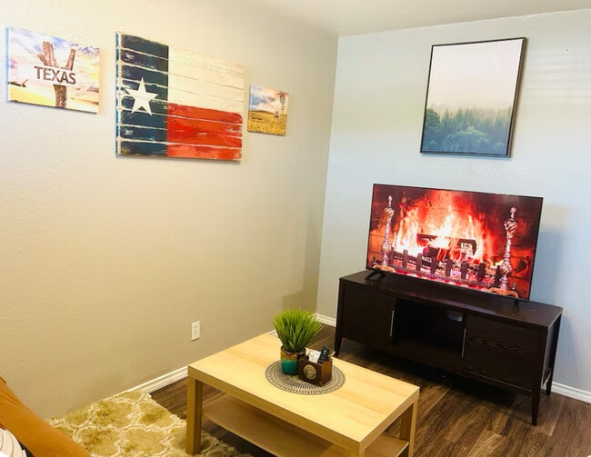 Building Photo - 7314 Bennett Ave