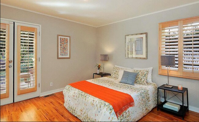 bedroom 1 - 1076 Euclid Ave