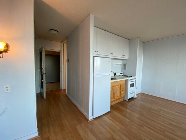 Building Photo - 1550 Wilder Ave