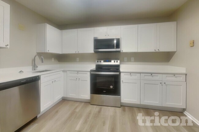 Foto del edificio - 2407 Windridge Dr NE