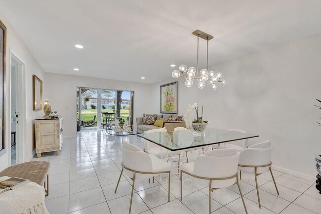 Building Photo - 14721 Bonaire Blvd