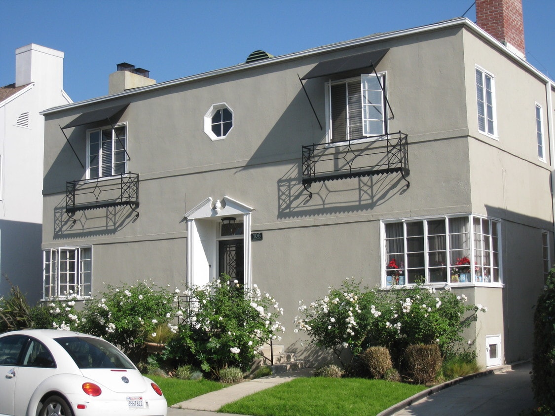 Front of Building - 106 N Edgemont St