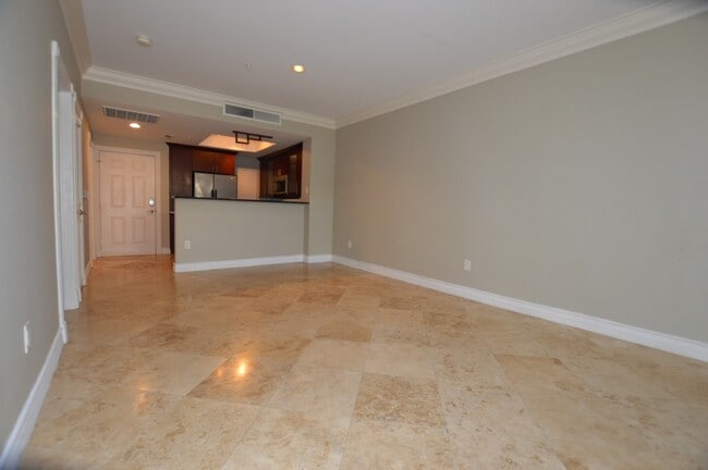 Foto del edificio - Meridian Unfurnished 1Bdr/1Bath Luxury Con...