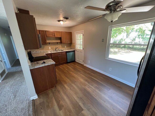 Foto del edificio - Pensacola - Mallory Heights - 3 Bedroom, 2...