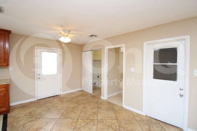 Building Photo - 4348 E Alta Vista Rd