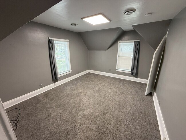 Foto del edificio - 1 Bedroom 1 Bath Upstairs Apartment
