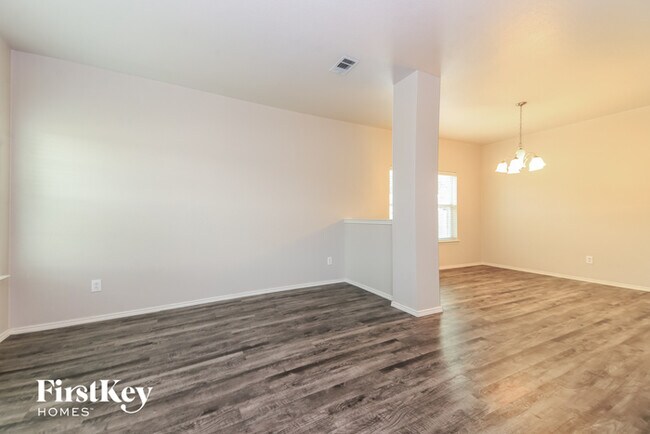Foto del edificio - 104 Patriot Pkwy