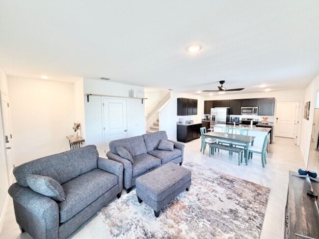 Building Photo - Debary - 3 Bedrooms, 2.5 Bathrooms – $2,495.00