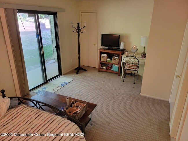 Foto del edificio - 83 Bradford Ct