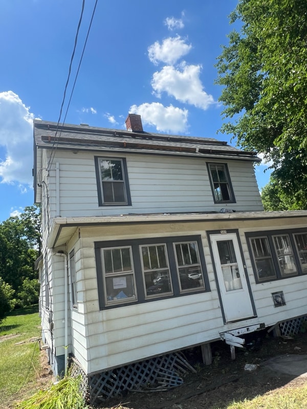 Building Photo - 305 N Lake Ave