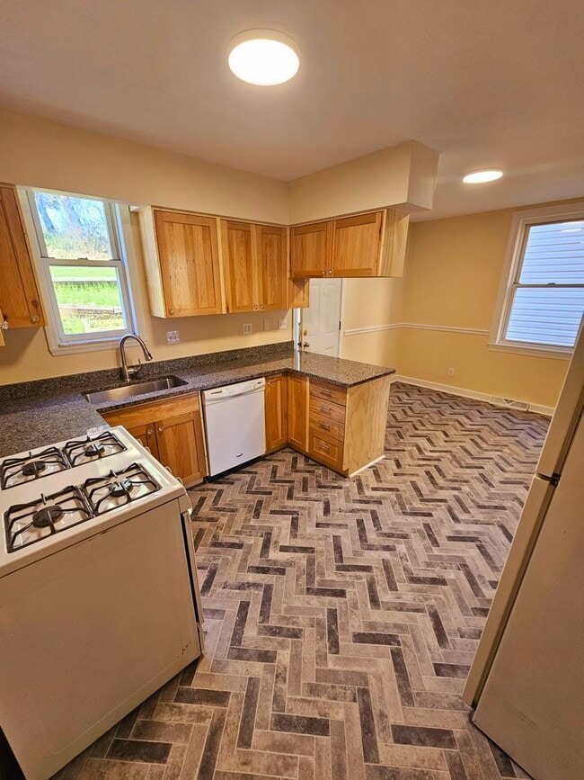 Photo - 507-507 Russellwood Ave Apartment
