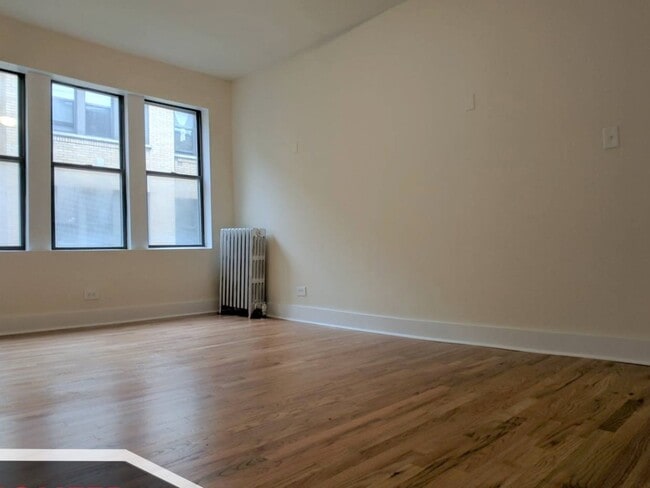 Foto del edificio - 1532 N Kedzie Ave