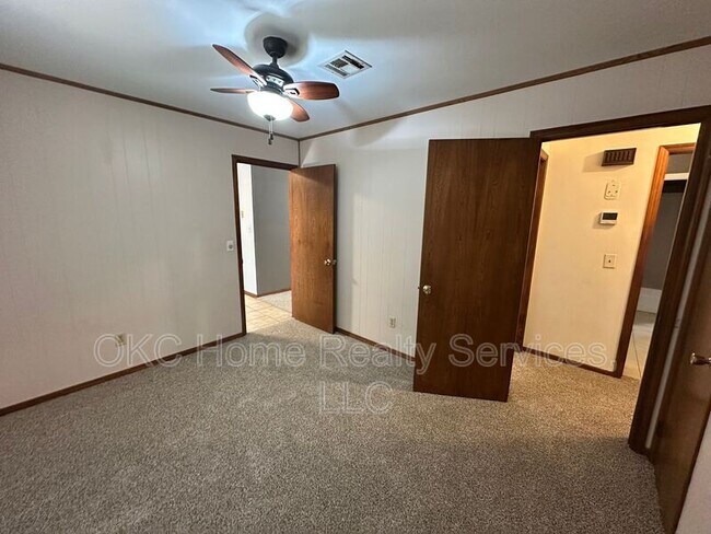 Foto del edificio - 3112 Beechwood Dr