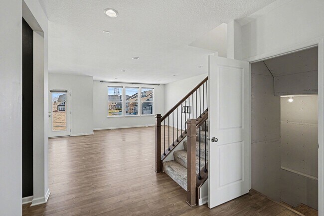 Foto del edificio - 5465 Annapolis Ln N