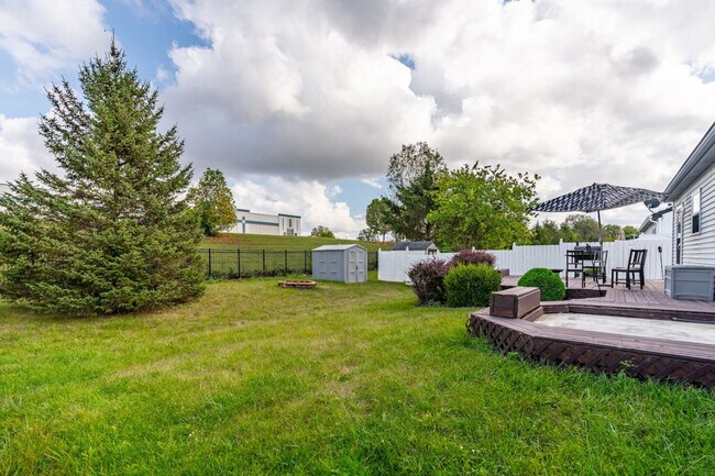 Foto del edificio - 2155 Shadowbrook Dr