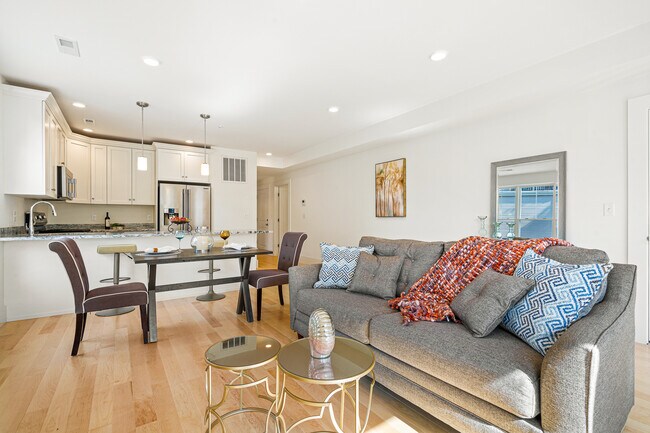 Living/Dining area - 41 Woodville St