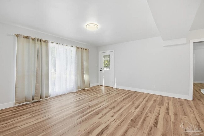 Building Photo - 522 S Edgewood Cir