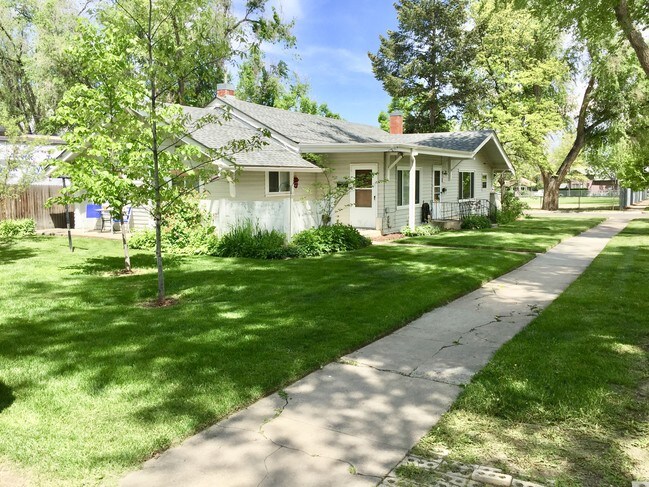 Building Photo - 1226 6th Ave