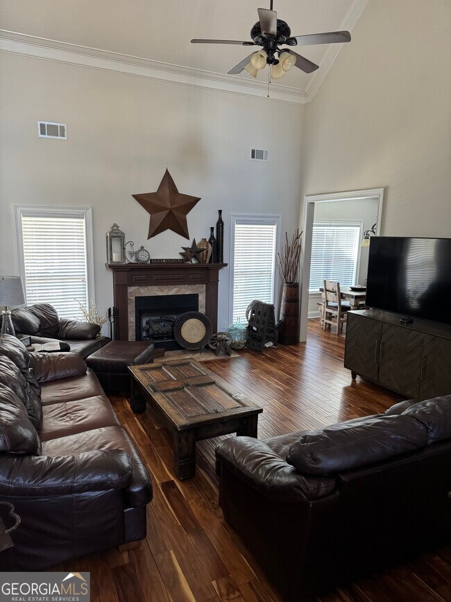 Foto del edificio - 305 Taylor Elaine Dr