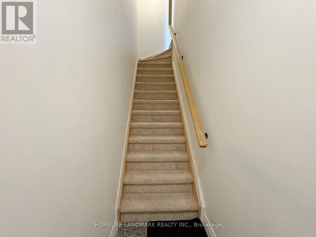 Building Photo - 320 John St.