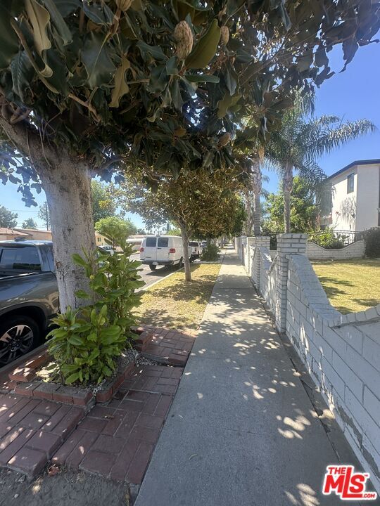 Building Photo - 7359 Amestoy Ave