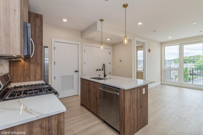Unit 405 - Kitchen/Living - ILUX