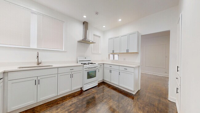 Foto del edificio - 6738 N Rockwell St