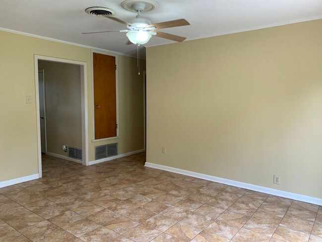 Building Photo - 4009 Bahama Dr
