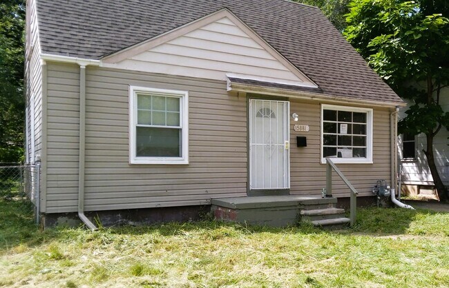 Building Photo - 15881 Bramell