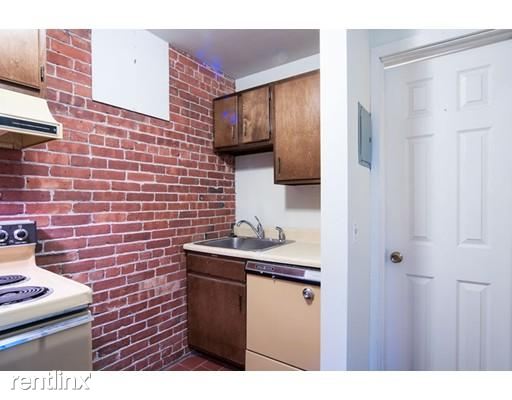 Building Photo - 103 Beacon St