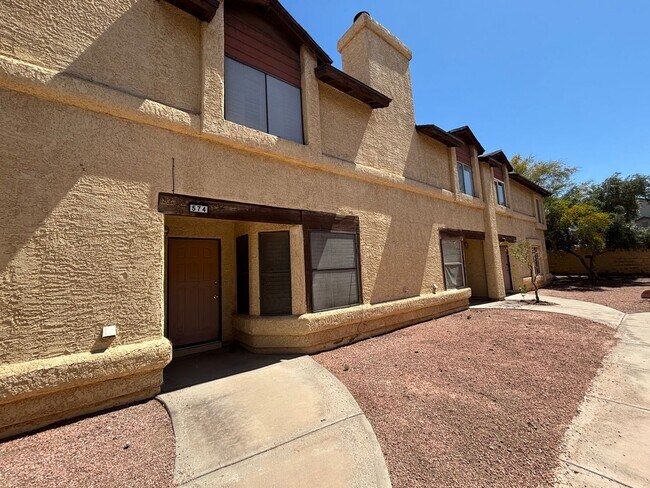 Foto del edificio - Gorgeous 2BD / 2.5BATH home located in Sum...