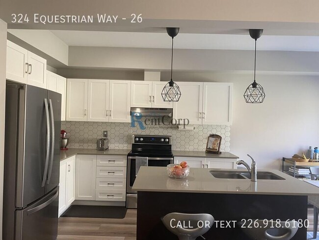 Building Photo - 324 Equestrian Way