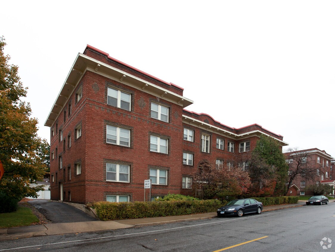 Foto del edificio - 3933 Bryant Ave S