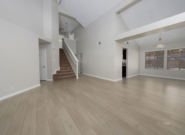 Building Photo - Please Contact Vaughn Realty to set up an ...
