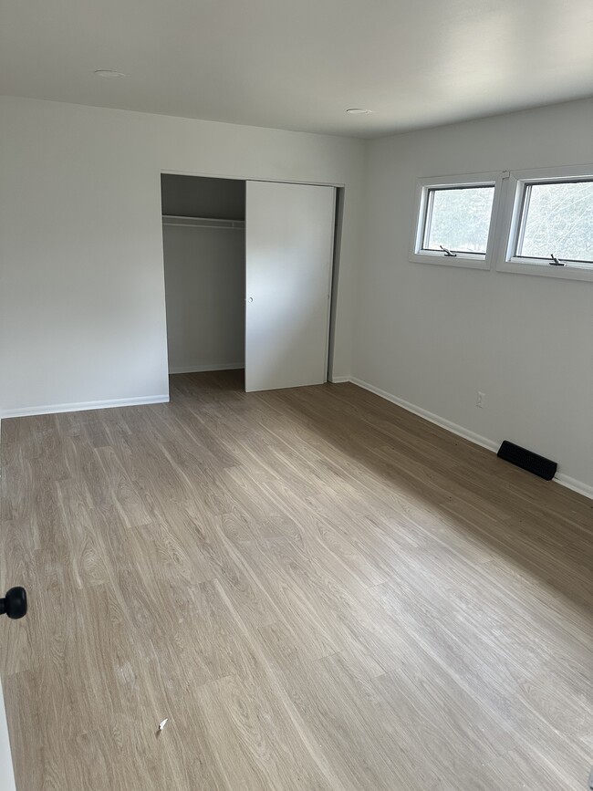 Master bedroom and closet - 182 Jenkins Ave