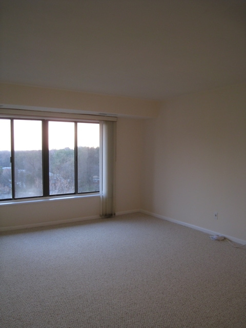 Photo - 6001 Arlington Blvd (Falls Church, VA) Apartment