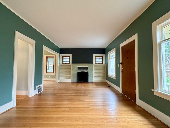 Building Photo - 6210 20th Ave NE