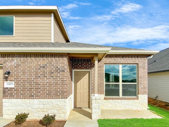 Foto del edificio - 13071 Clearview Dr