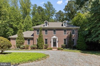 Building Photo - 28920 Livingston Dr