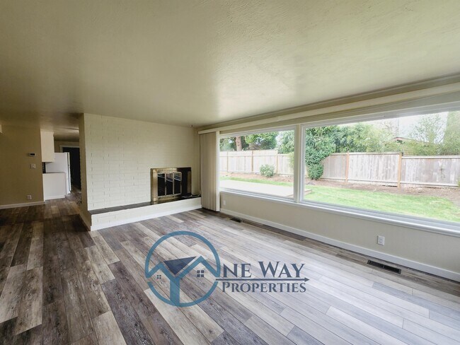 Building Photo - 4624 Grandview Dr W