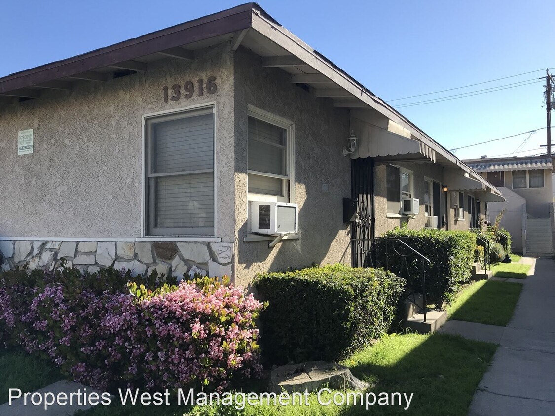 Primary Photo - 13916 Hawthorne Way