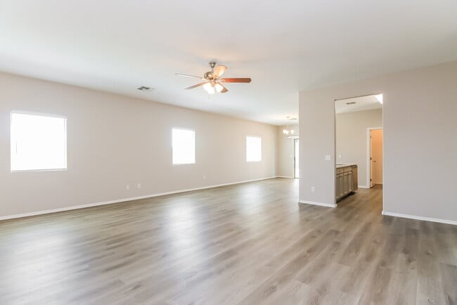 Building Photo - 1715 E Renegade Trail