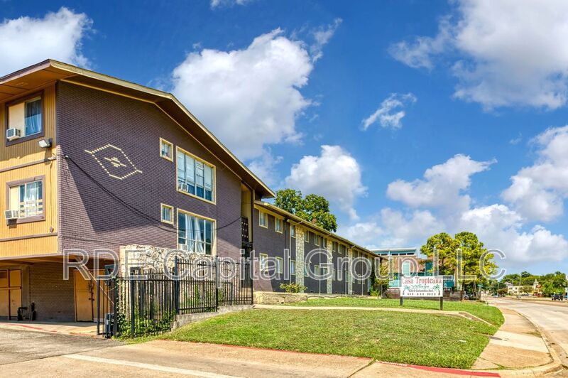 Foto principal - 5315 Columbia Ave