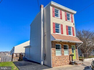Building Photo - 105 7th St