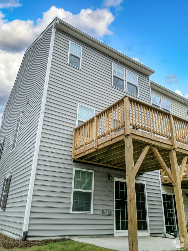 Building Photo - 1204 Helms St