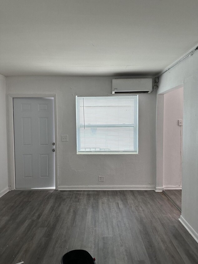 Foto principal - 815 4th St