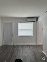 Building Photo - 815 4th St